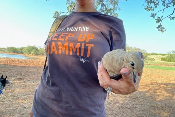 Short-Sleeve Unisex T-Shirt: I'm Hunting (Light)