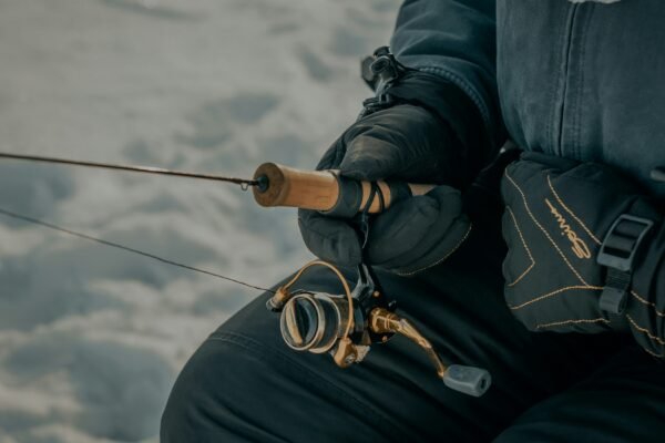 Best Winter Fishing Gloves: Top Picks for Cold Weather Fishing