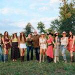 10 Simple Outdoor Photoshoot Poses for Women
