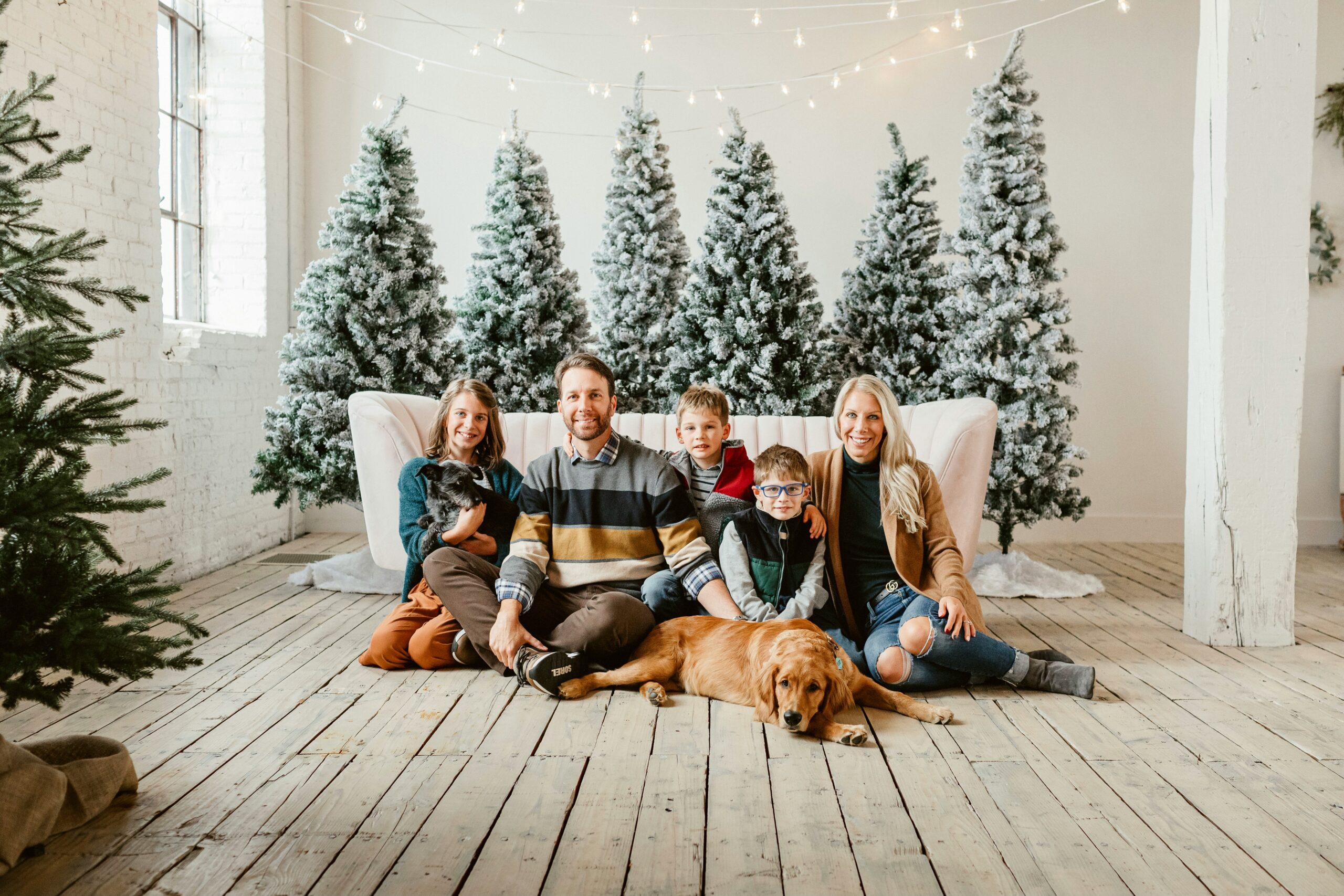 The 7 Outdoor Photoshoots that Make the Best Christmas Cards