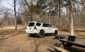 4 Essential Tips for Rugged Custom Car Covers