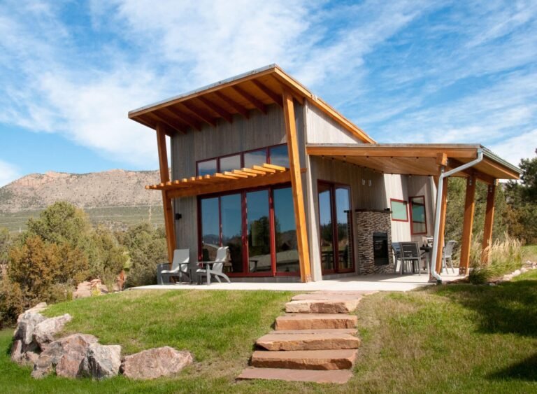 6 Top-Rated Cabin and Fishing Packages Colorado for Family-Friendly Cabin Rentals